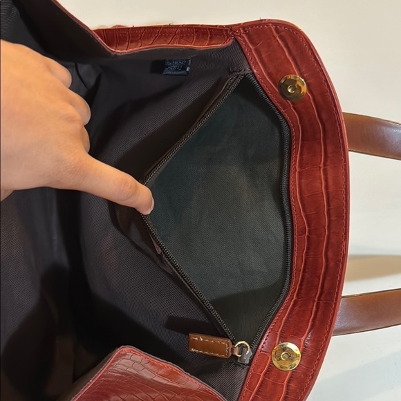 Jones New York Faux Crocodile Terracotta Shoulder Bag with brown straps! - Picture 9 of 13